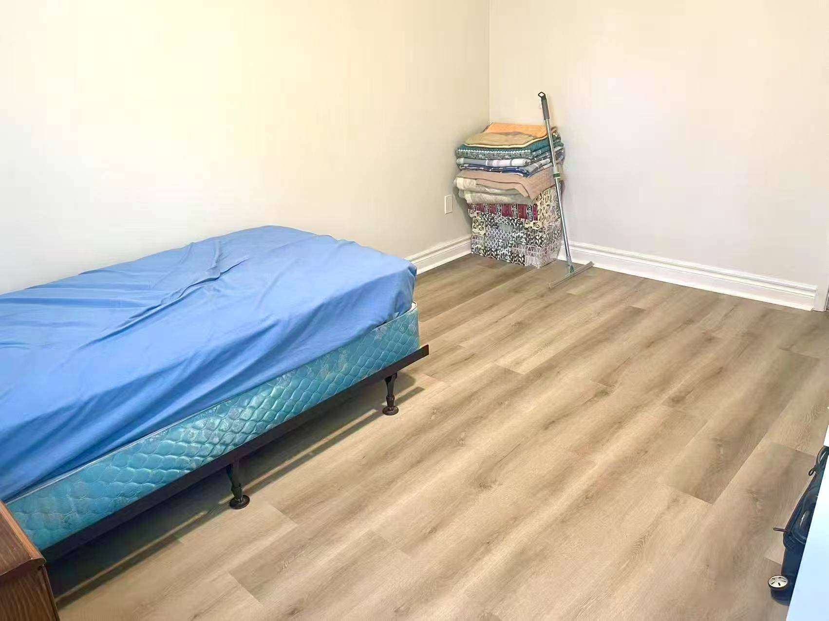 Toronto E05, ON M1W 1T9,132 Heatherside DR #Room 3