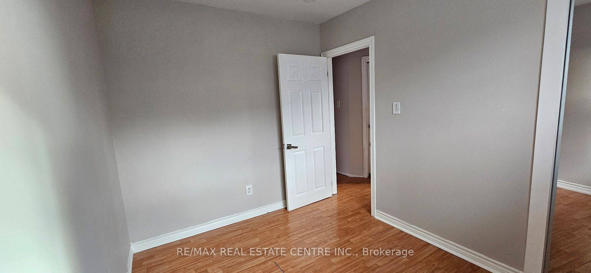 Toronto W10, ON M9V 1X6,191 Taysham CRES