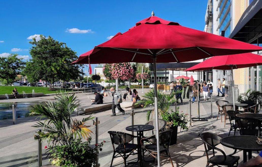 Mississauga, ON L5B 2C9,100 City Centre DR N #2-712