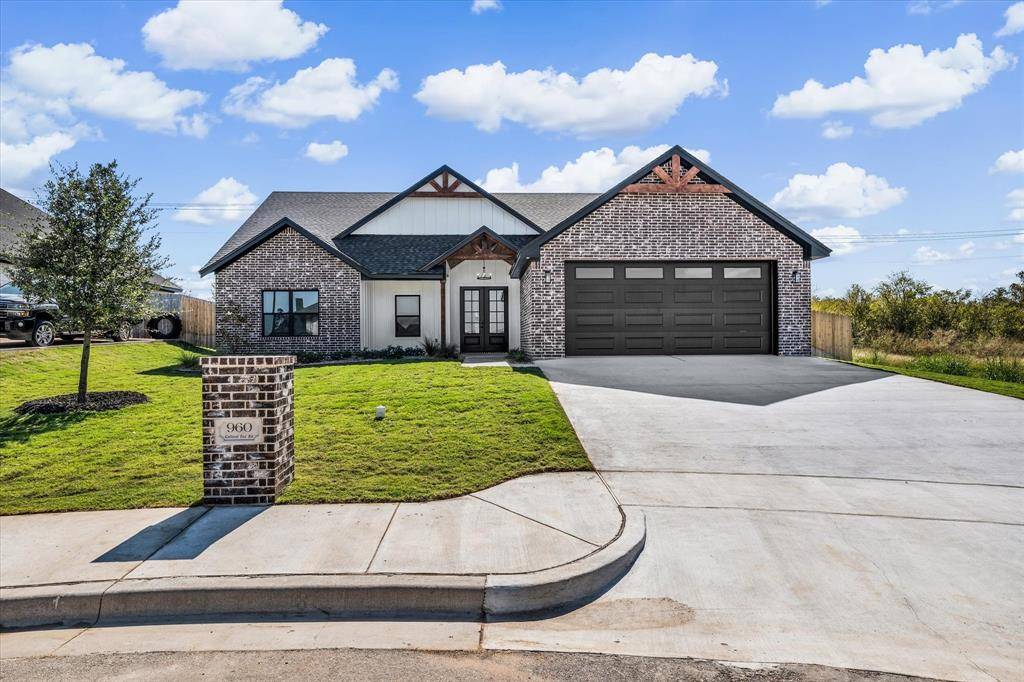 Hewitt, TX 76643,960 Gallant Fox Road