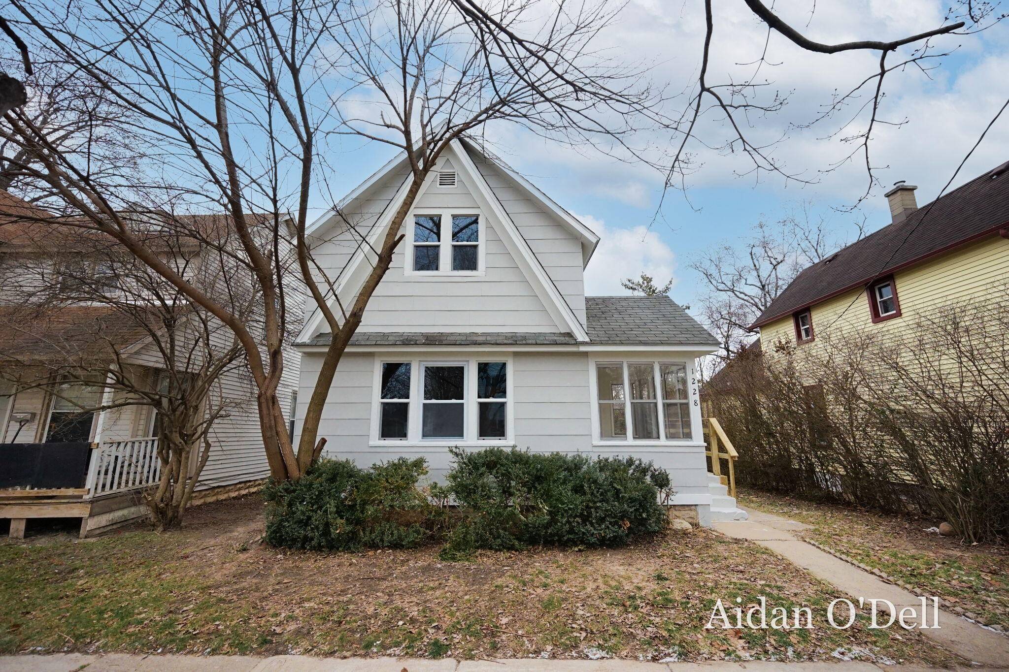 Grand Rapids, MI 49504,1228 Quarry AVE NW