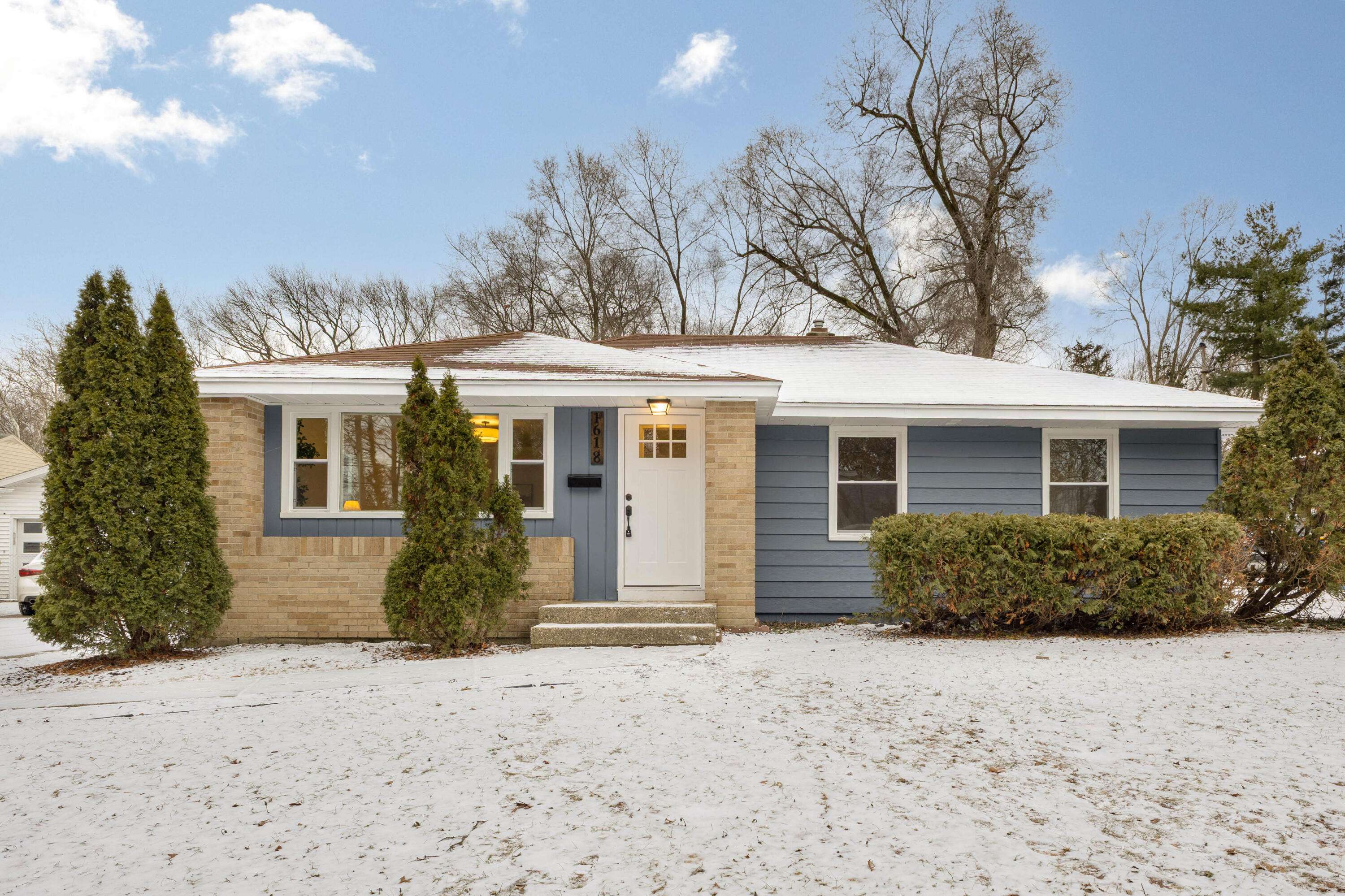 Grand Rapids, MI 49506,1618 Adams ST SE