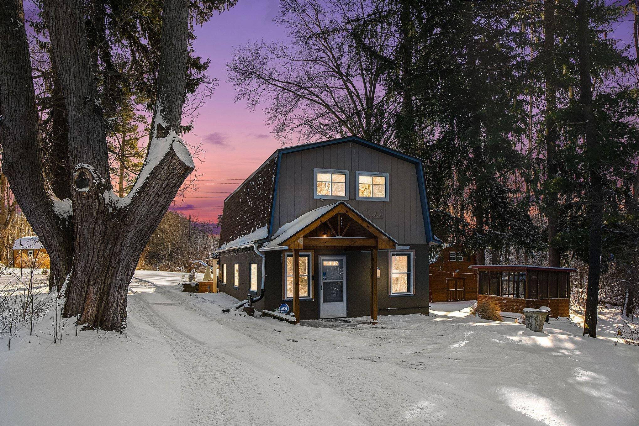 Ann Arbor, MI 48105,5990 Plymouth RD