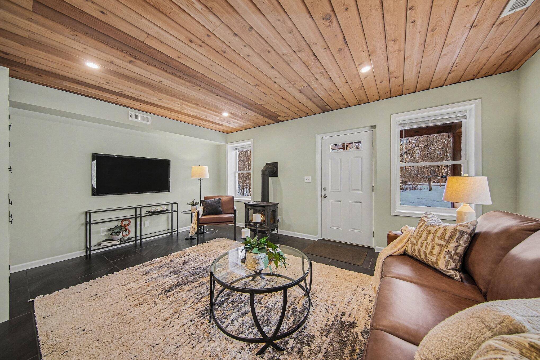 Ann Arbor, MI 48105,5990 Plymouth RD