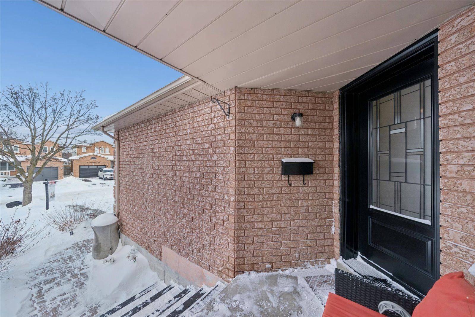 Clarington, ON L1C 4S8,13 Prestonway DR