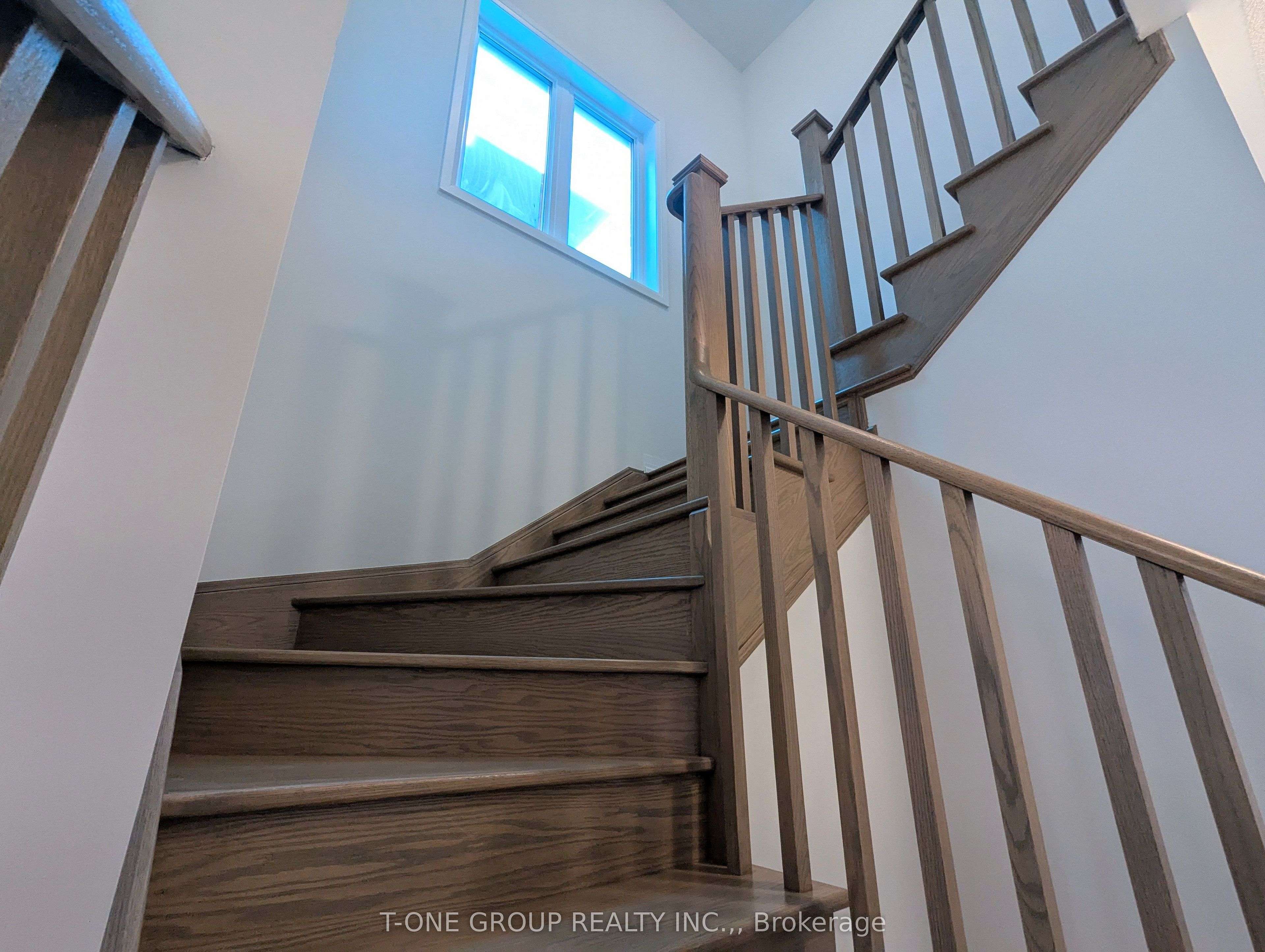 Pickering, ON L1X 0P7,1061 Pisces TRL