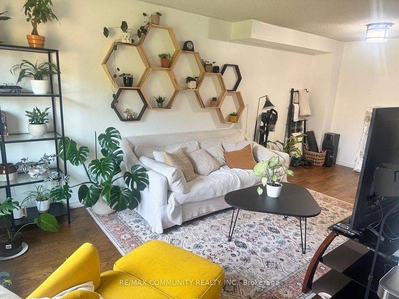 Whitby, ON L1P 1N2,14 Blacksmith LN