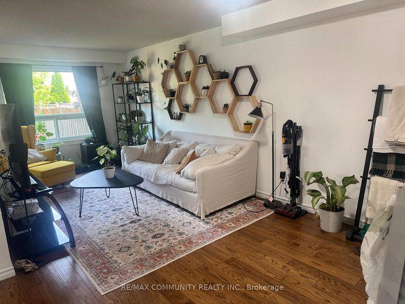 Whitby, ON L1P 1N2,14 Blacksmith LN