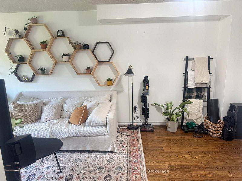 Whitby, ON L1P 1N2,14 Blacksmith LN