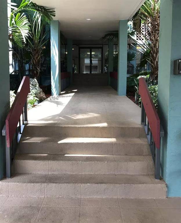 Lauderhill, FL 33319,4222 Inverrary Blvd #4413