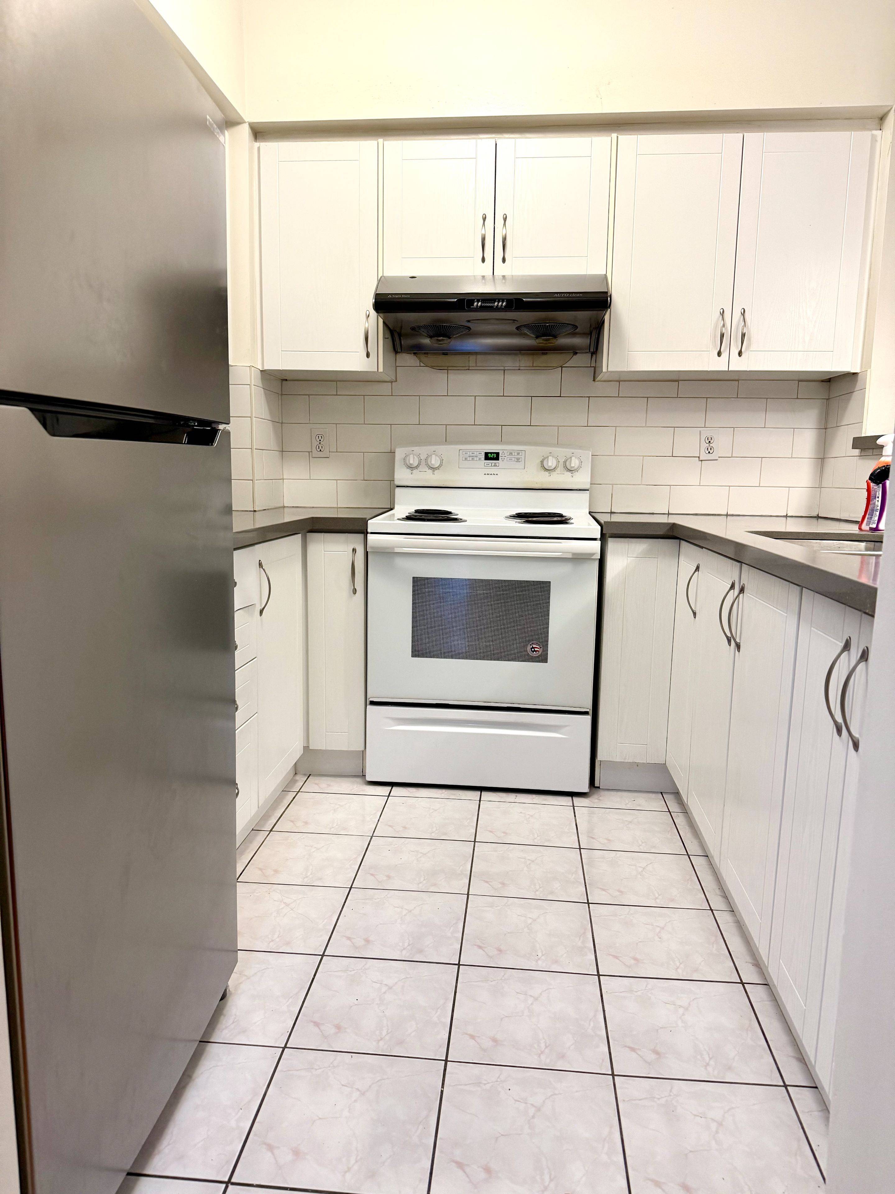 Markham, ON L3R 4E8,5 St Moritz WAY #18