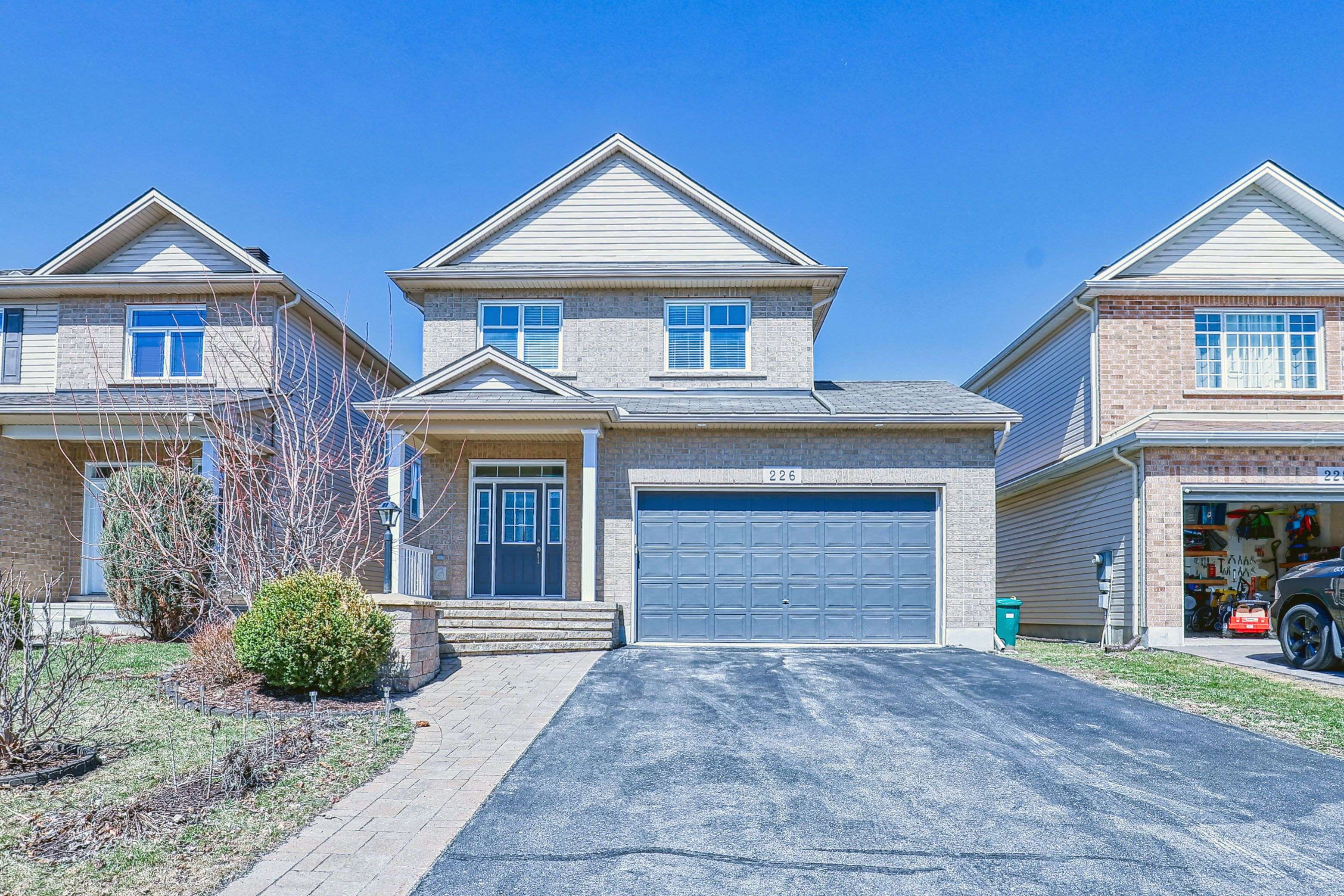 Kanata, ON K2W 0C3,226 CELTIC RIDGE CRES