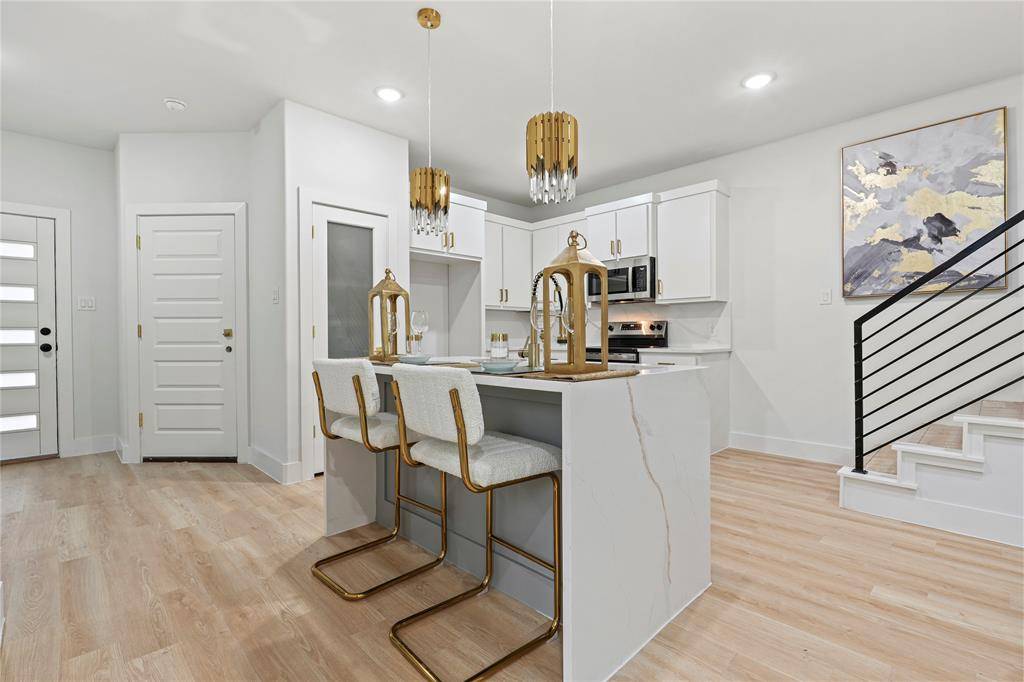 Dallas, TX 75215,5303 Colonial Avenue