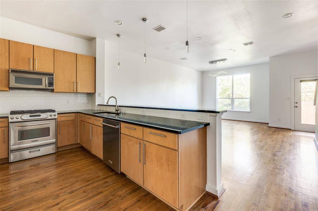 Dallas, TX 75219,3800 Holland Avenue #5