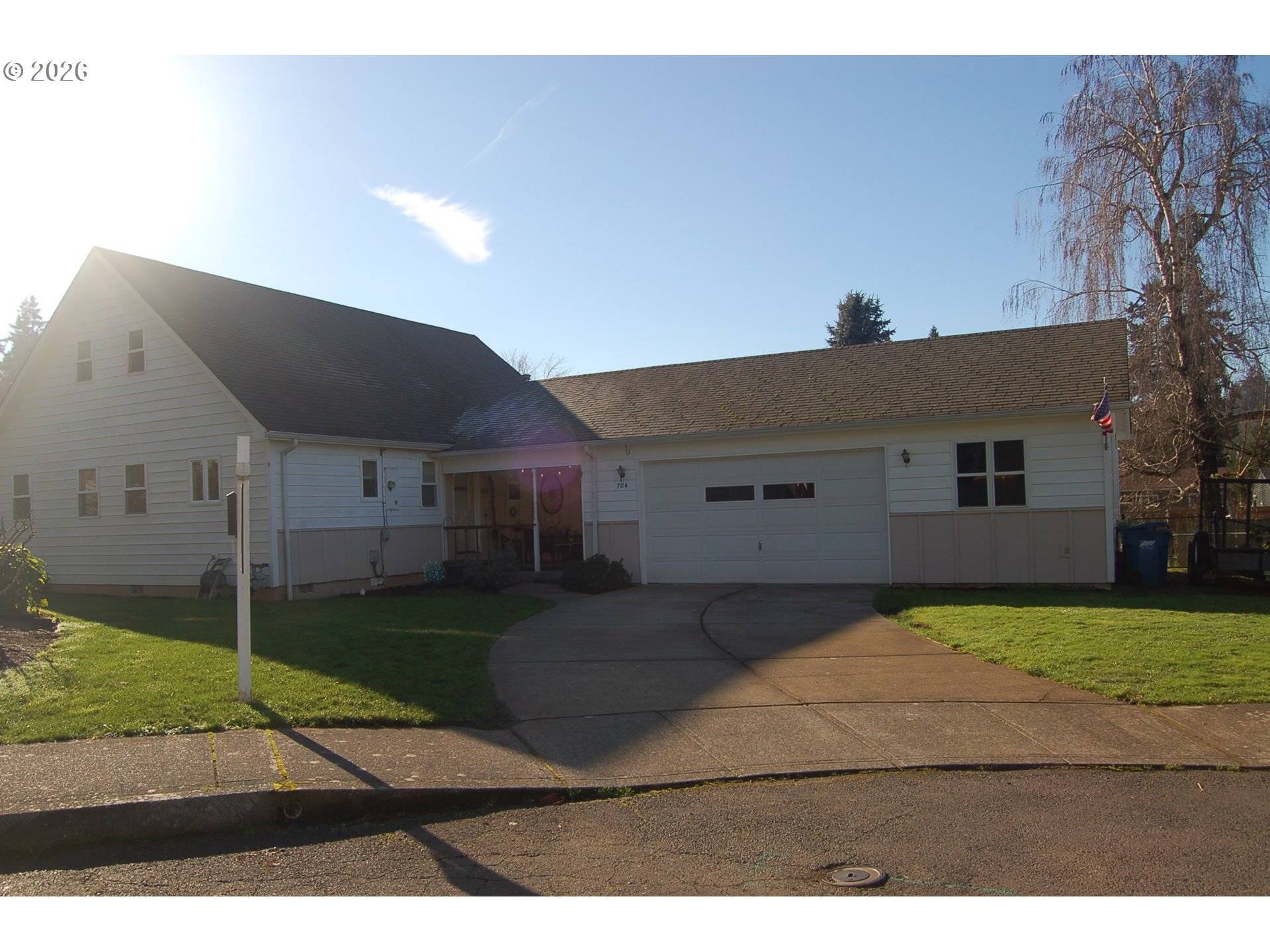Silverton, OR 97381,704 CLIFF CT