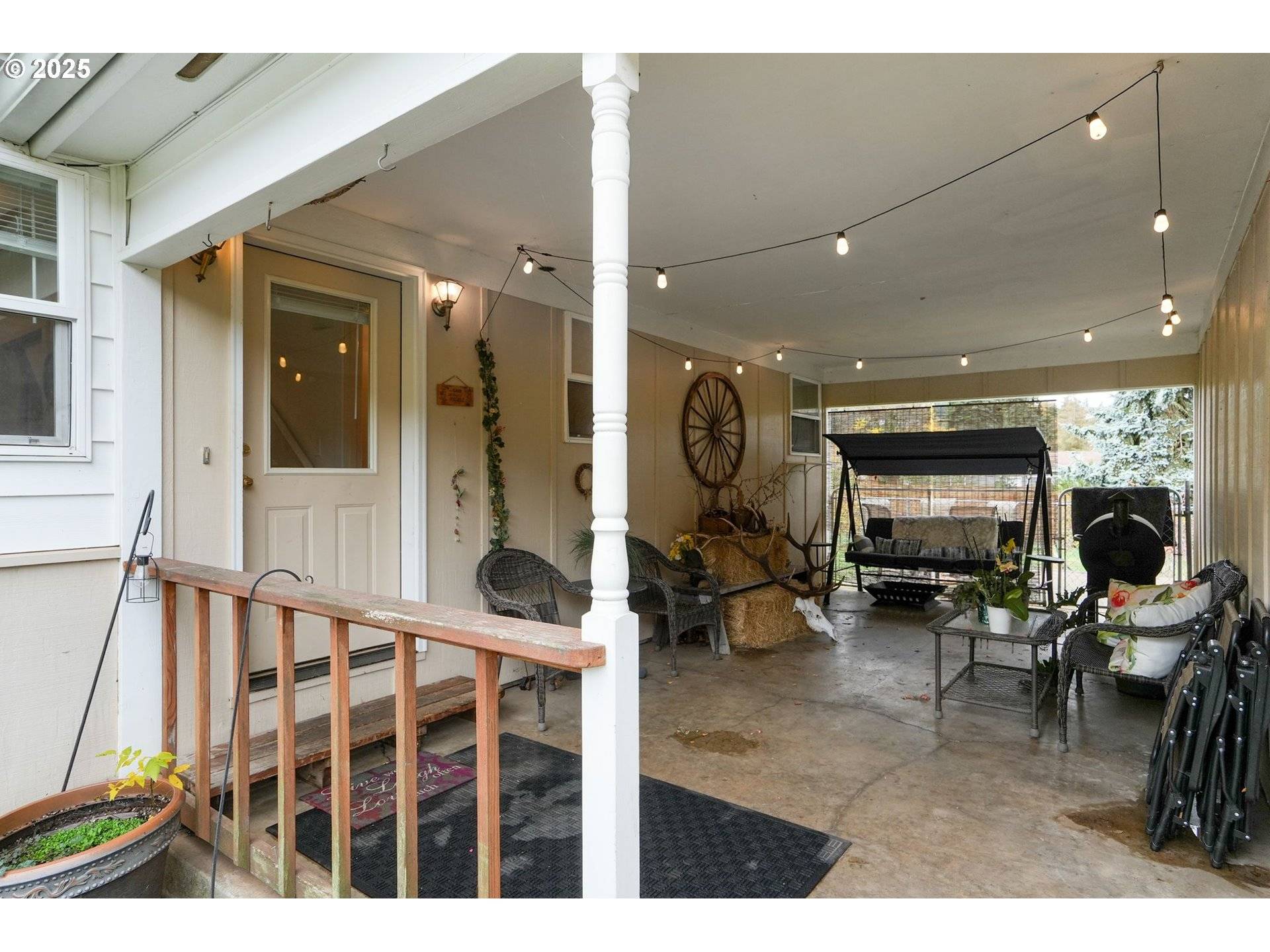 Silverton, OR 97381,704 CLIFF CT