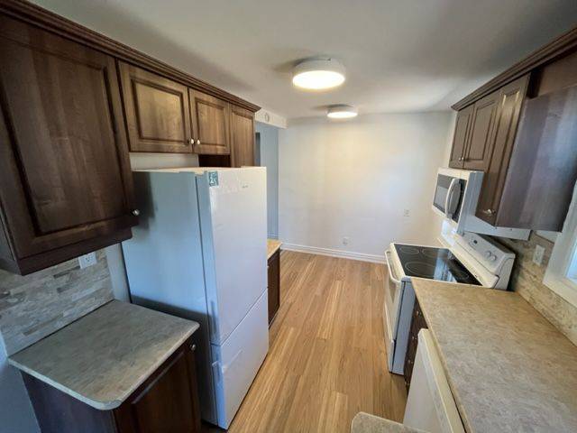 Toronto C07, ON M2R 1B6,293 Ellerslie AVE