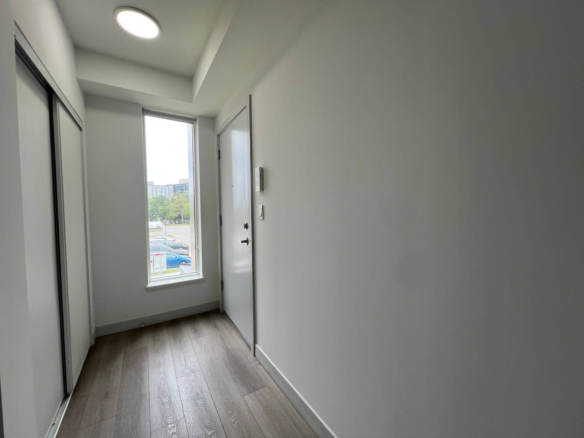 Toronto E04, ON M1P 0E8,37 Antrim CRES #102