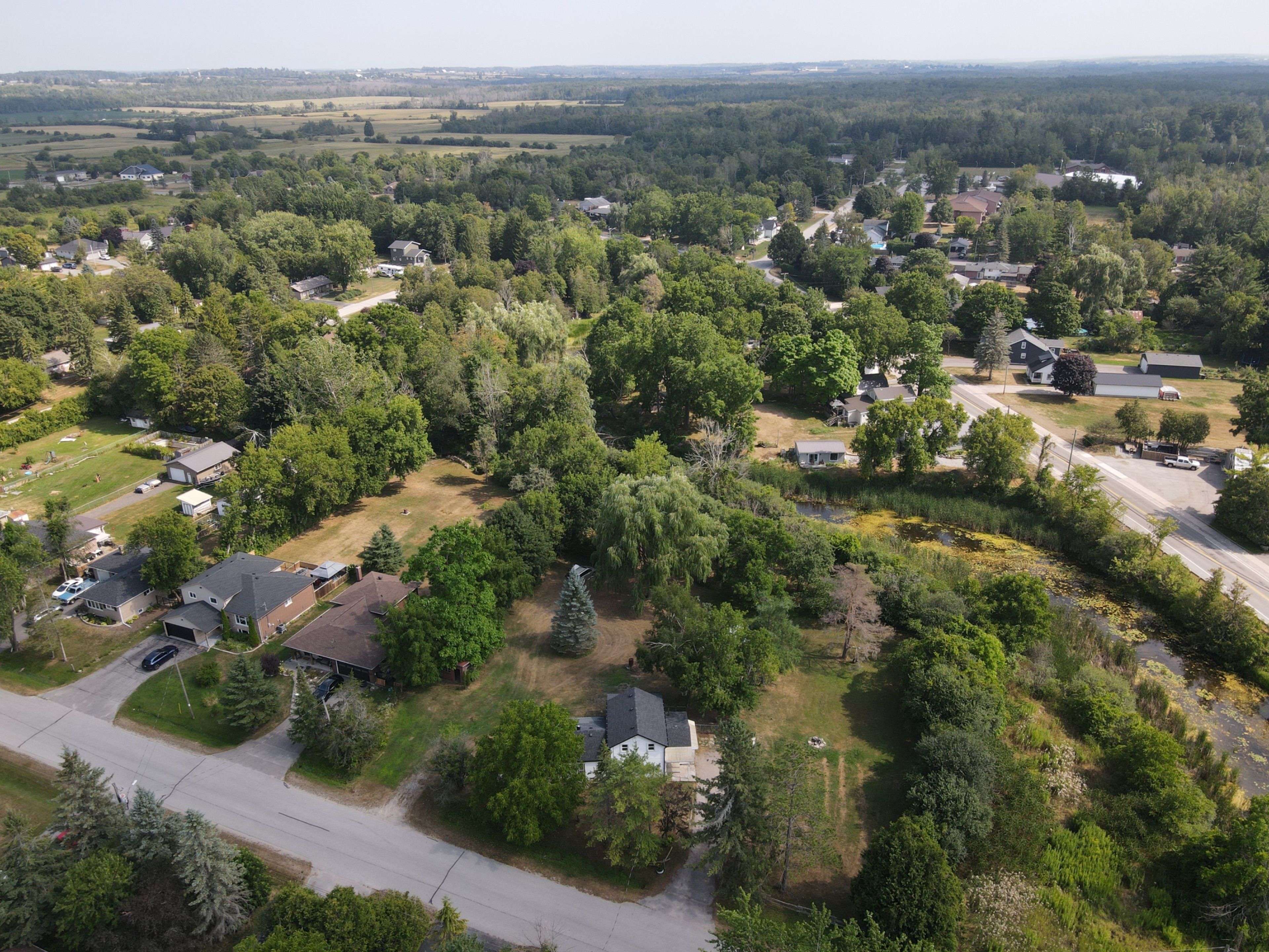 Georgina, ON L0E 1N0,15 Main ST