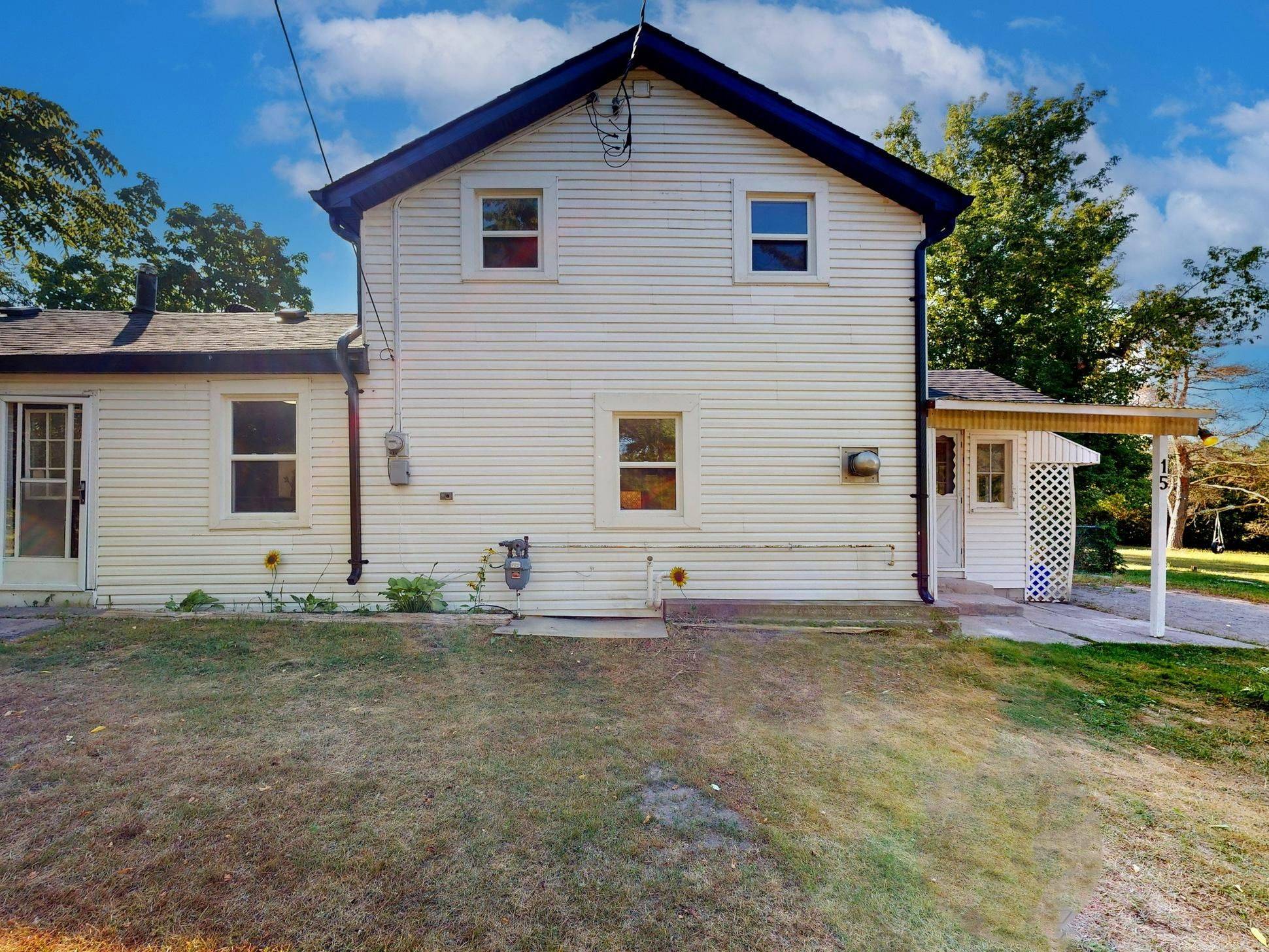 Georgina, ON L0E 1N0,15 Main ST