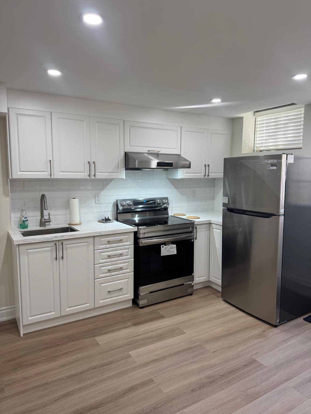 New Tecumseth, ON L9R 0T6,19 Arnold CRES #BASEMENT