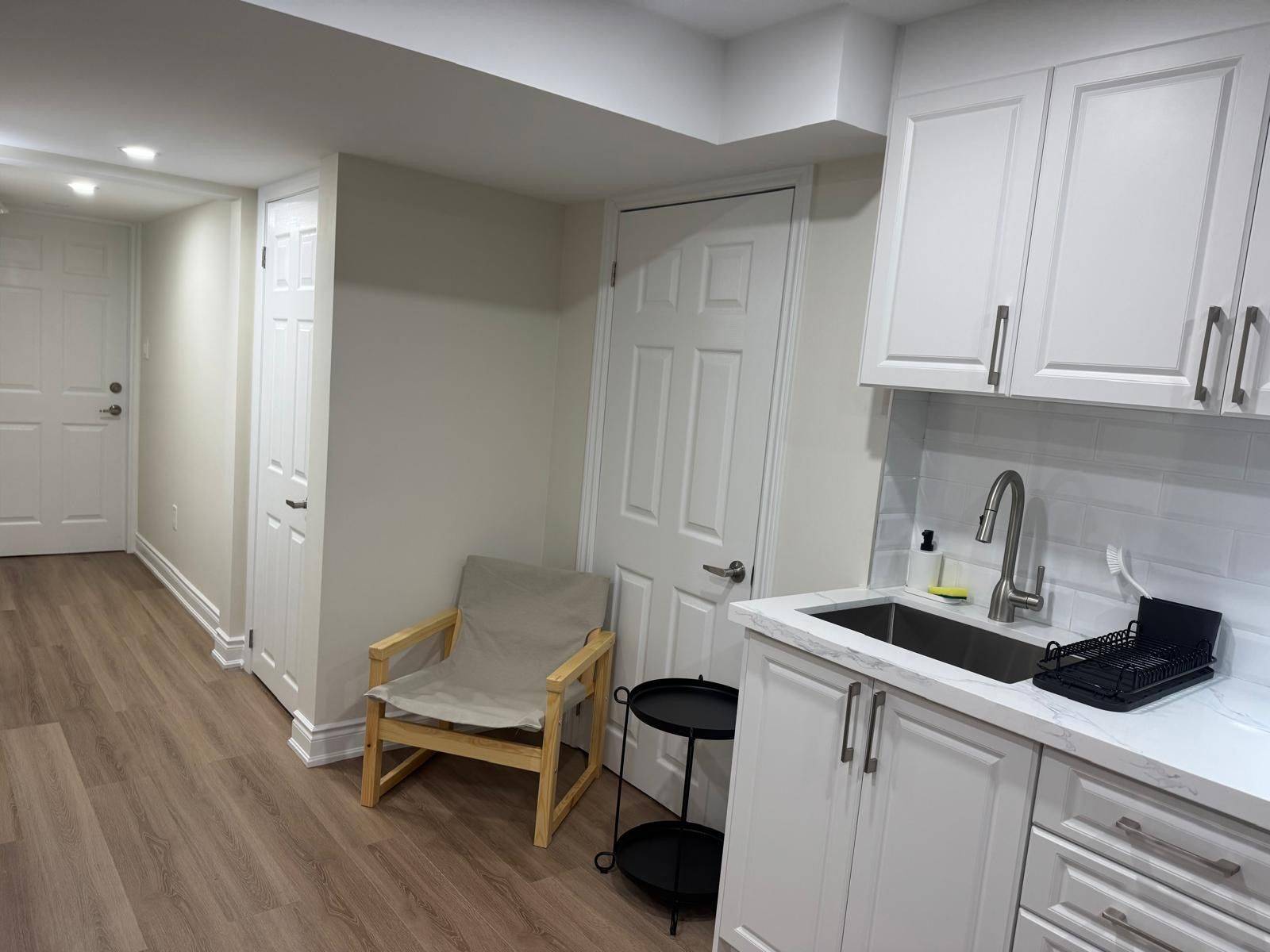 New Tecumseth, ON L9R 0T6,19 Arnold CRES #BASEMENT