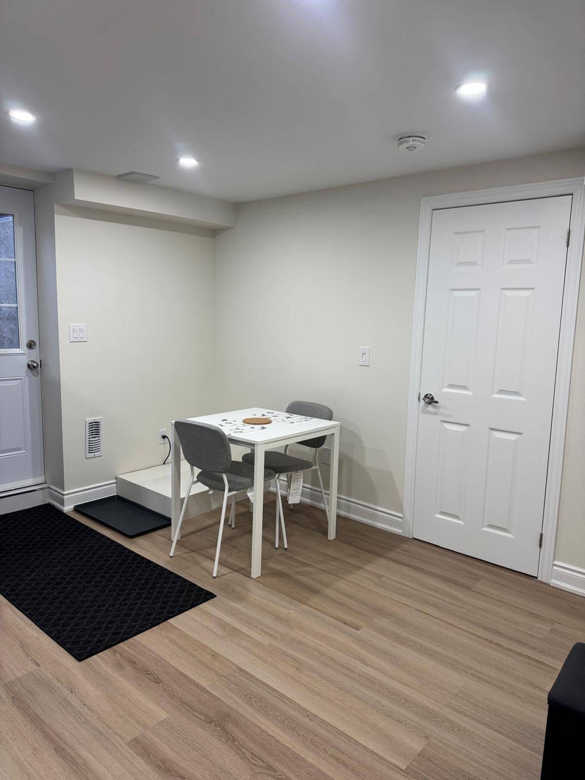 New Tecumseth, ON L9R 0T6,19 Arnold CRES #BASEMENT