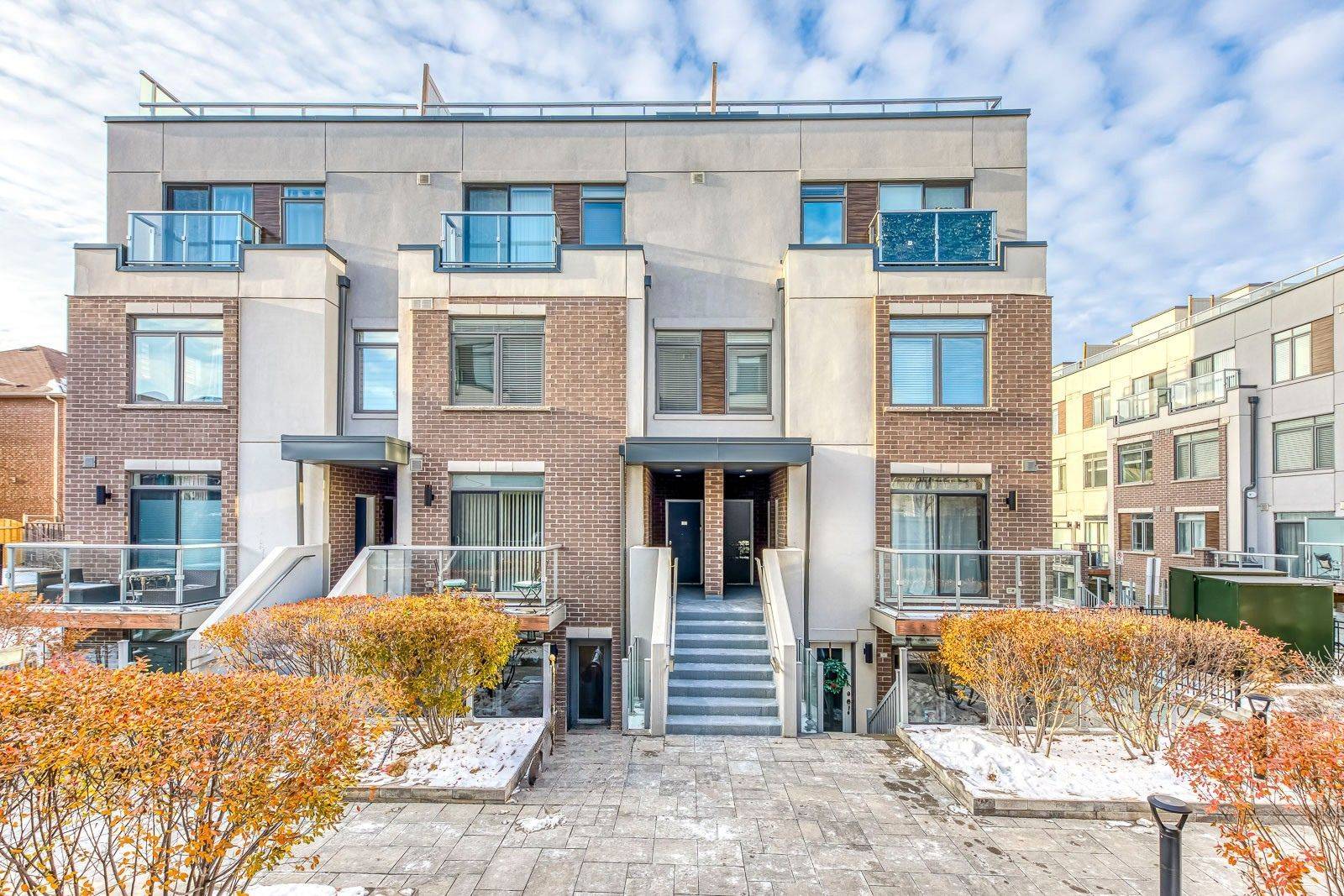 Oakville, ON L6M 1P8,3066 Sixth Line #347