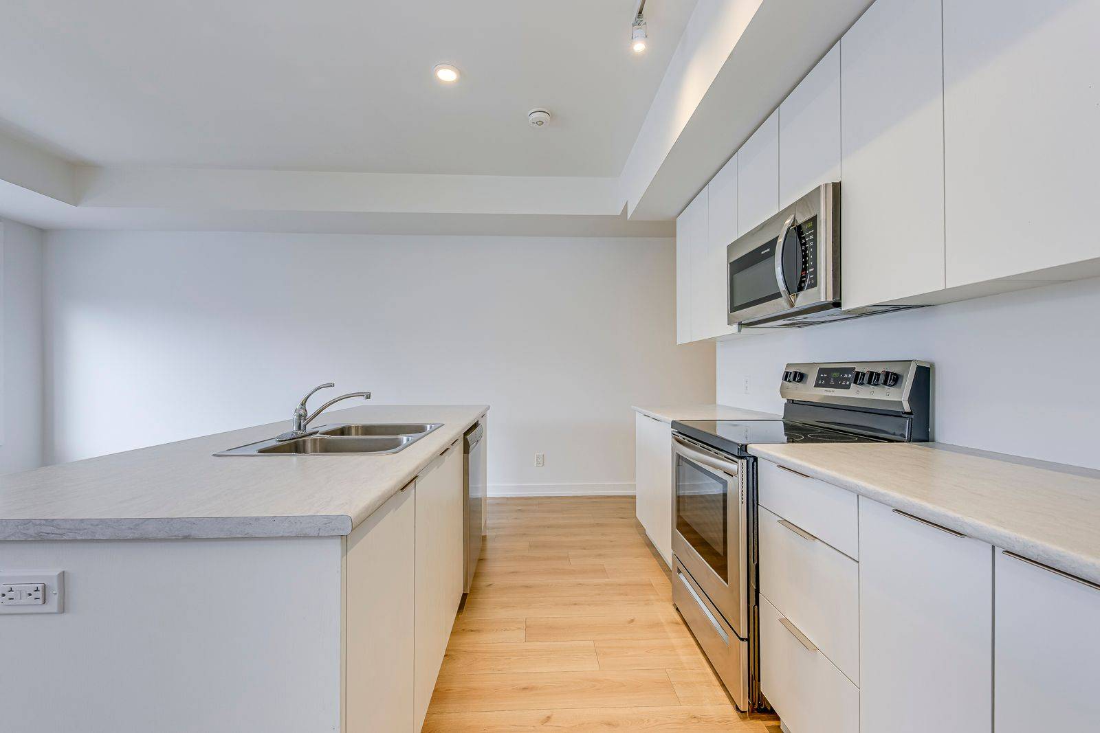 Oakville, ON L6M 1P8,3066 Sixth Line #347