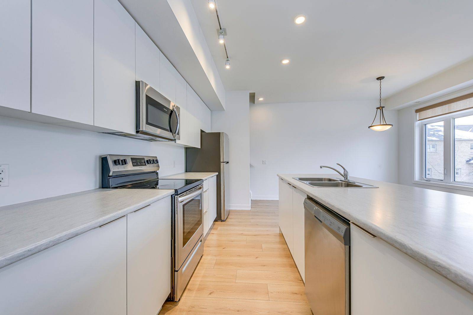 Oakville, ON L6M 1P8,3066 Sixth Line #347