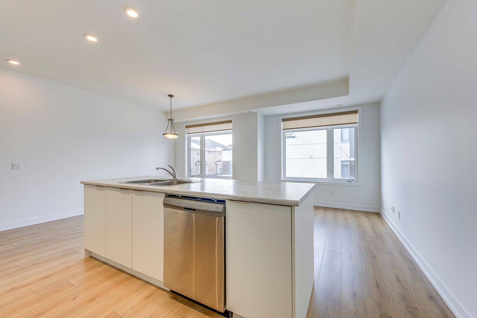 Oakville, ON L6M 1P8,3066 Sixth Line #347