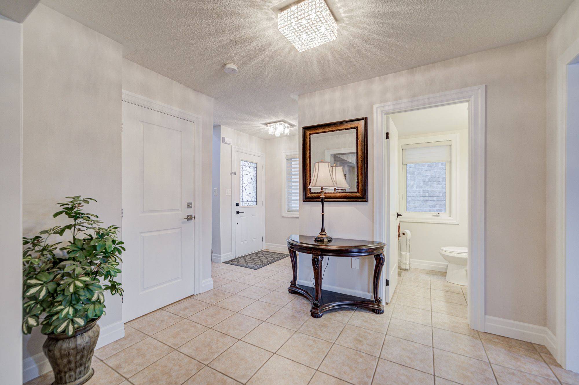 Hamilton, ON L9K 0E3,27 Cranston ST