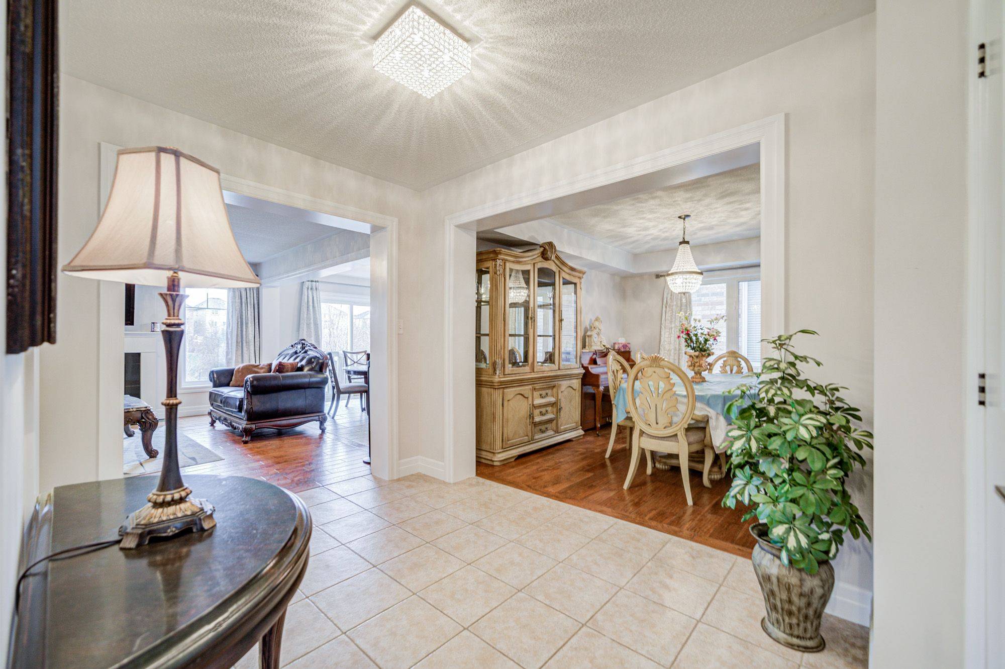 Hamilton, ON L9K 0E3,27 Cranston ST