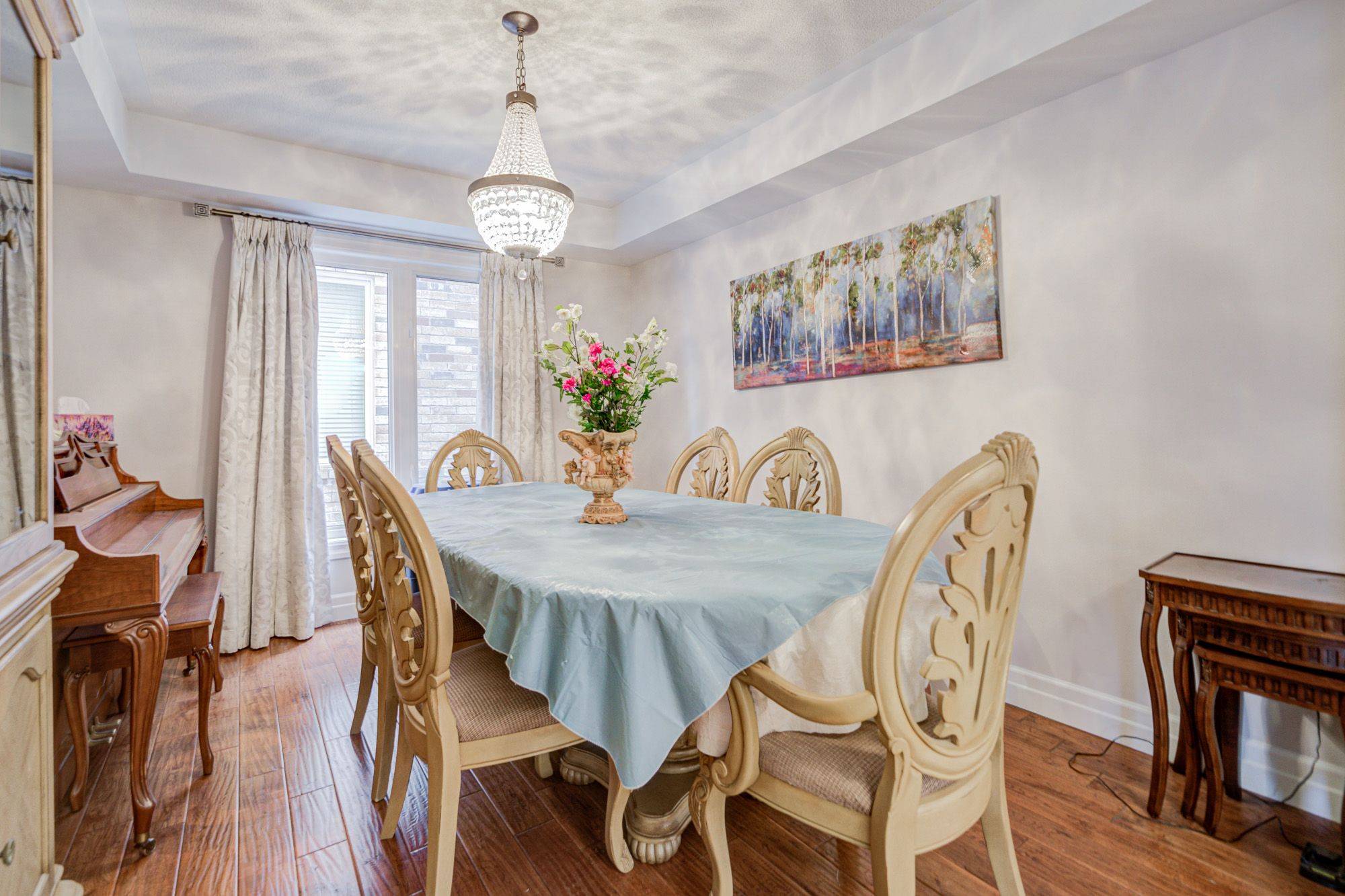 Hamilton, ON L9K 0E3,27 Cranston ST