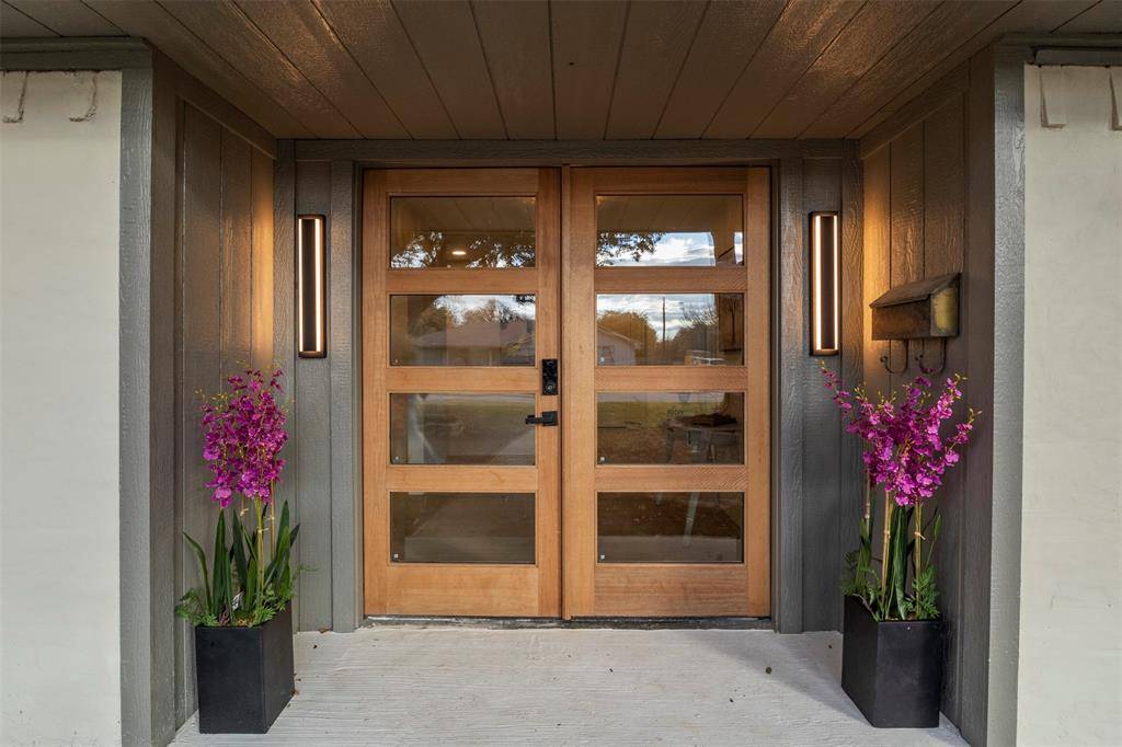 Dallas, TX 75229,10427 Carry Back Place