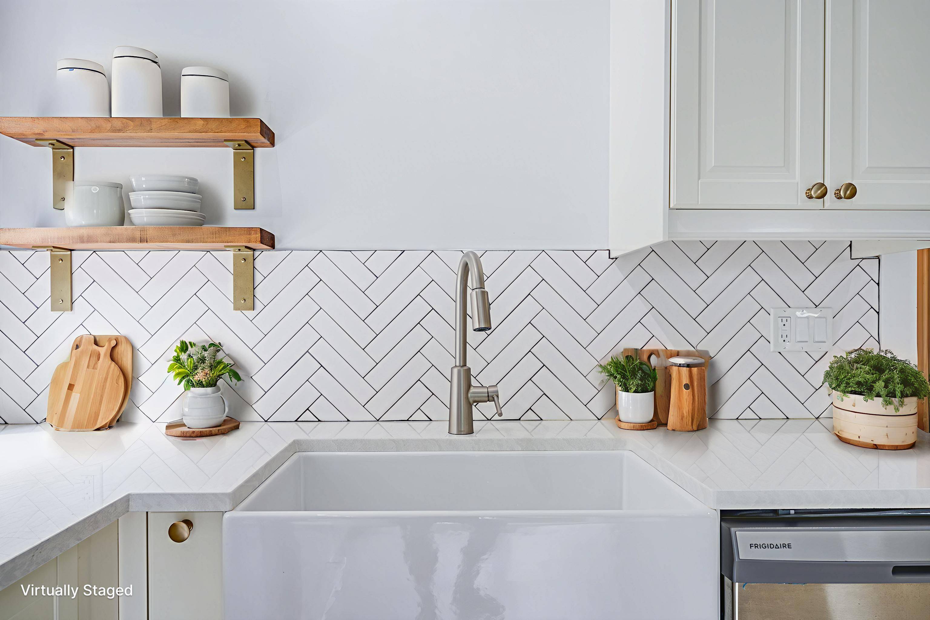 Toronto C01, ON M6G 2L6,555 Markham ST