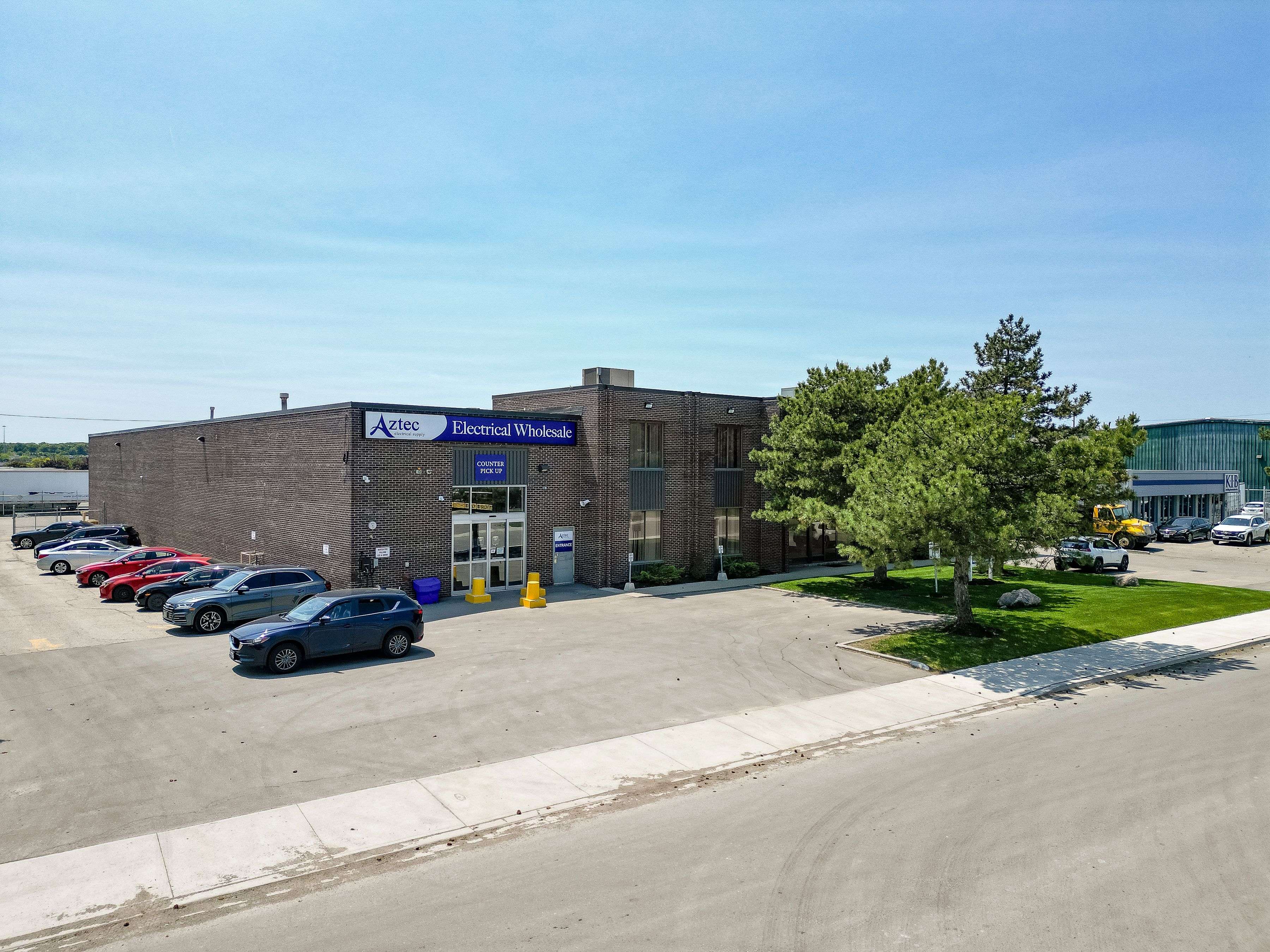Mississauga, ON L4W 1G7,5300 Bradco BLVD