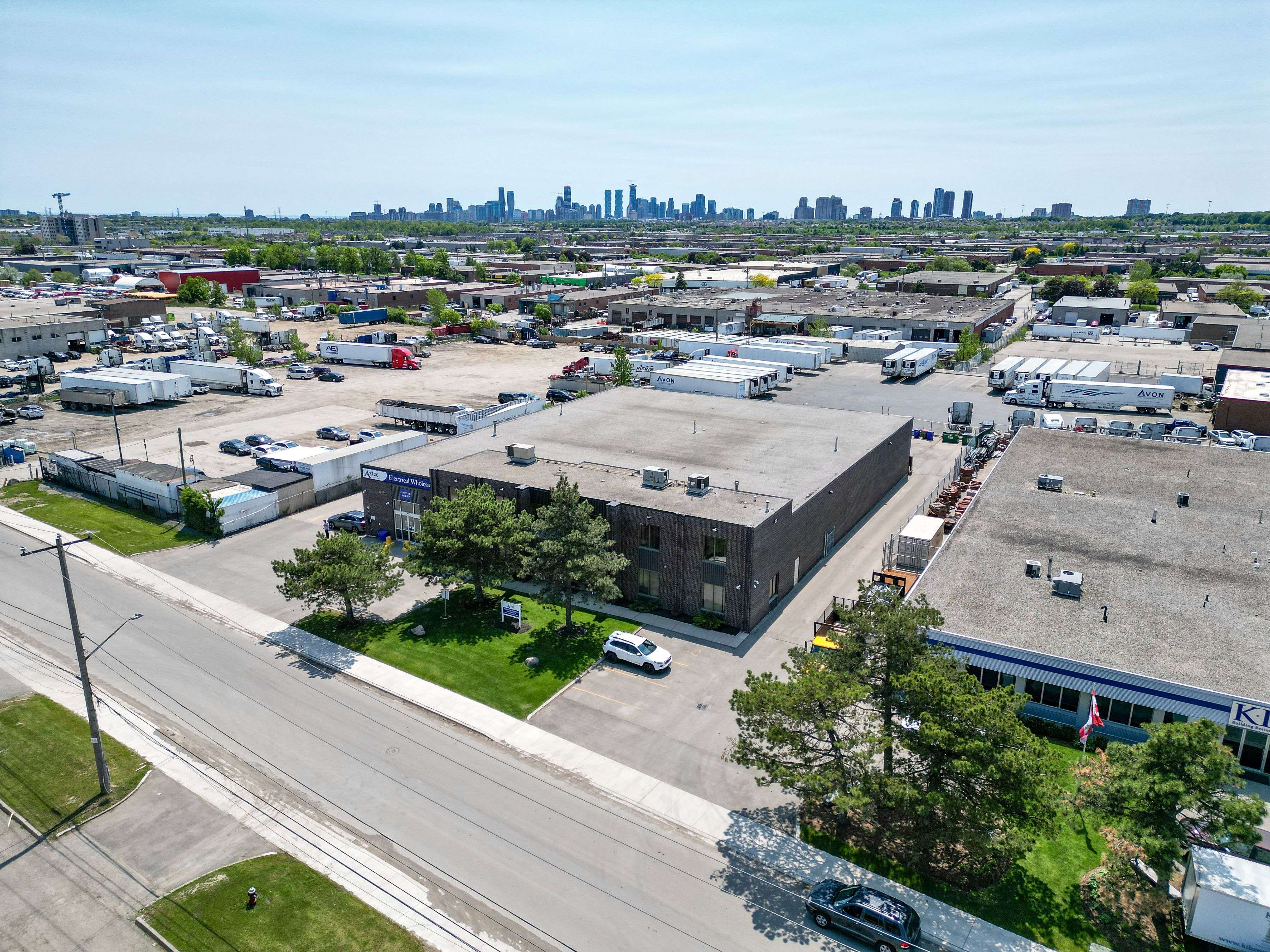 Mississauga, ON L4W 1G7,5300 Bradco BLVD