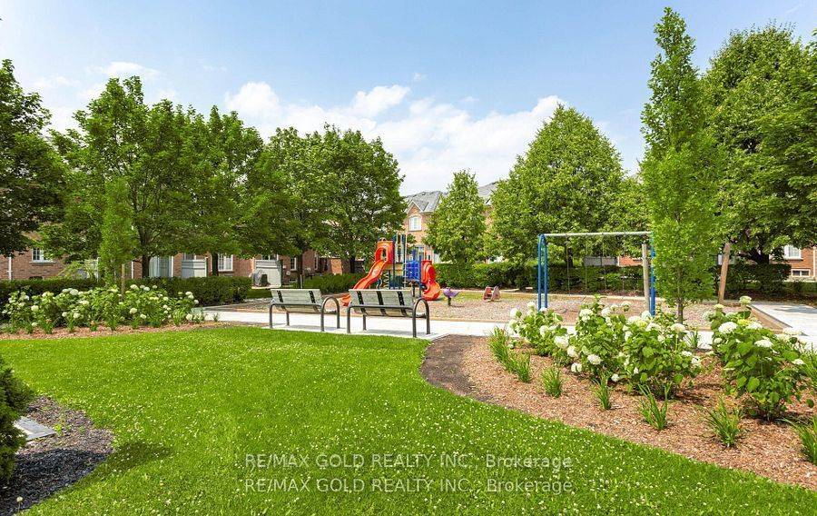 Mississauga, ON L5M 6G7,2665 Thomas ST #94