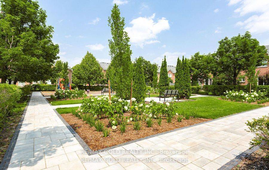 Mississauga, ON L5M 6G7,2665 Thomas ST #94