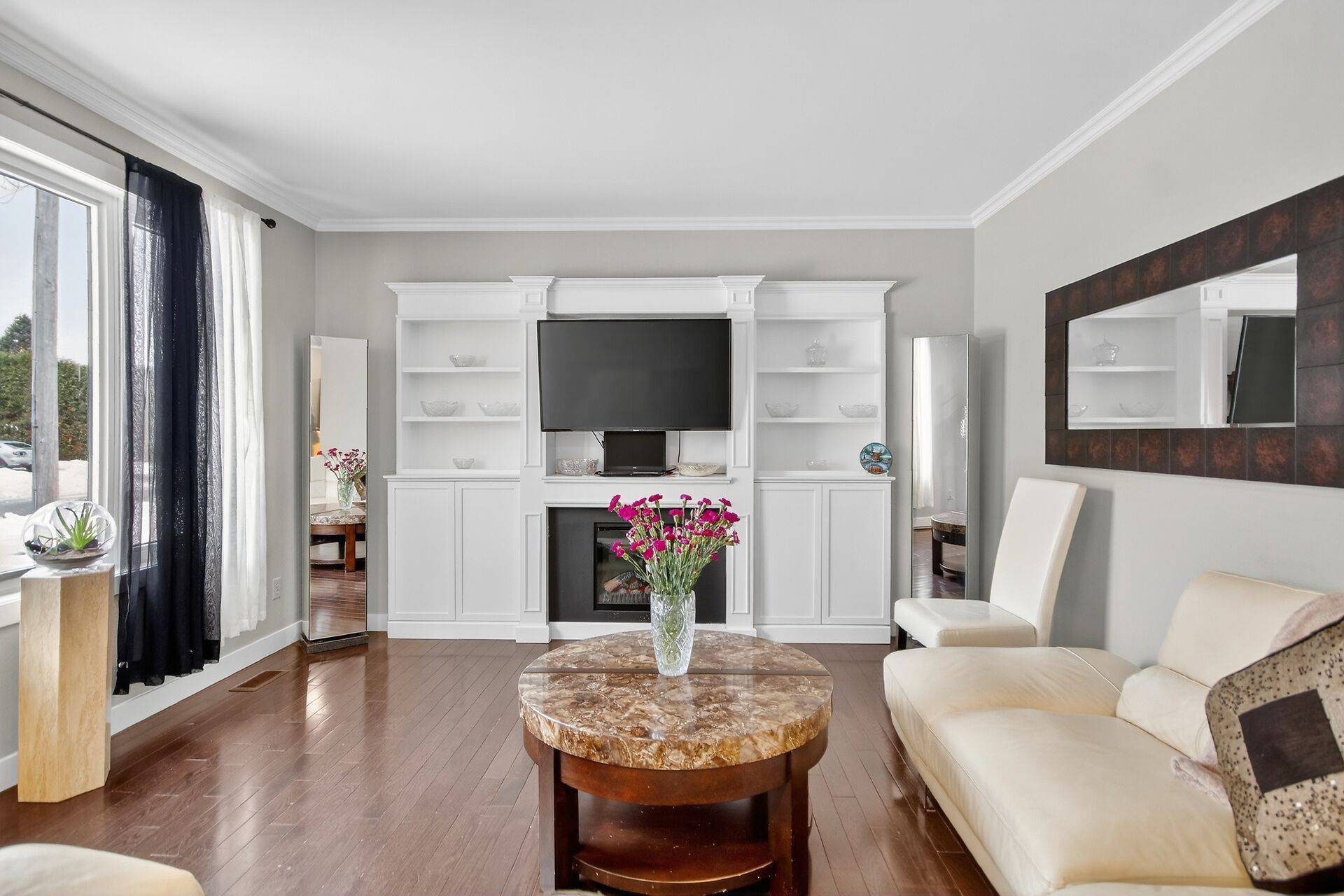 Russell, ON K4R 1B3,175 Dunlop CRES