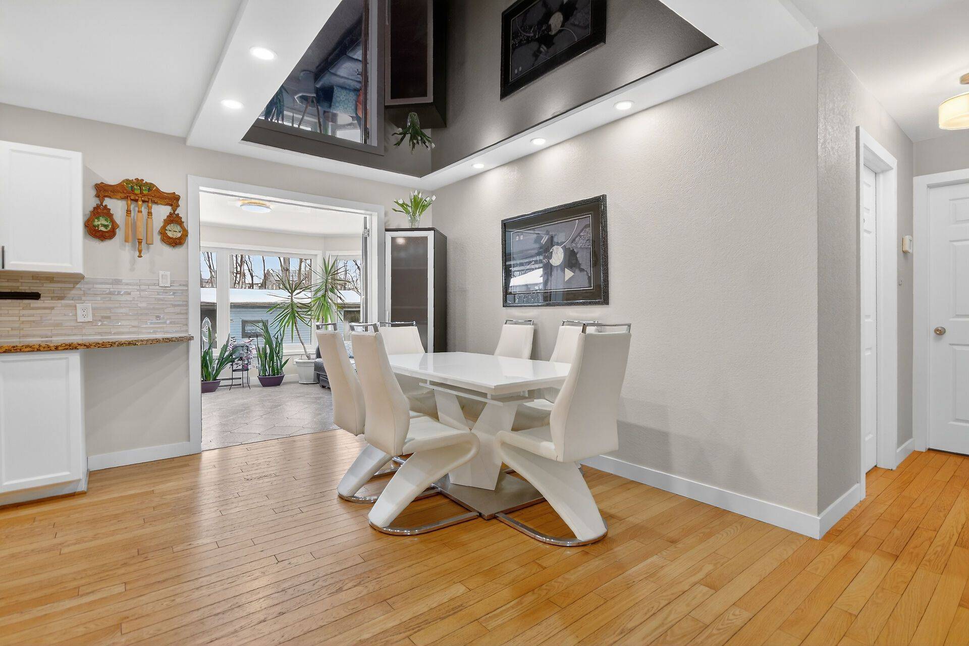 Russell, ON K4R 1B3,175 Dunlop CRES