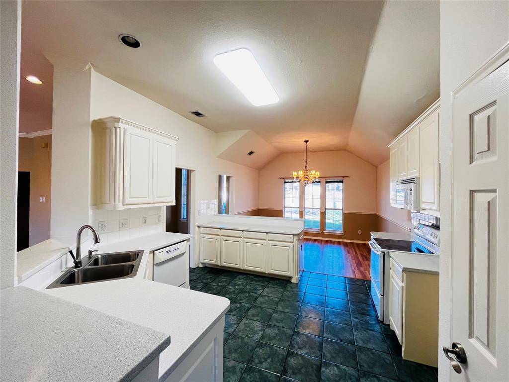 Fort Worth, TX 76179,7313 Chambers Lane