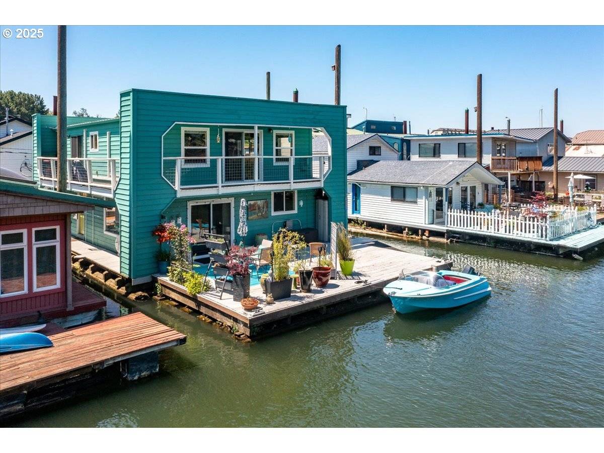 Portland, OR 97217,414 N Tomahawk Island DR