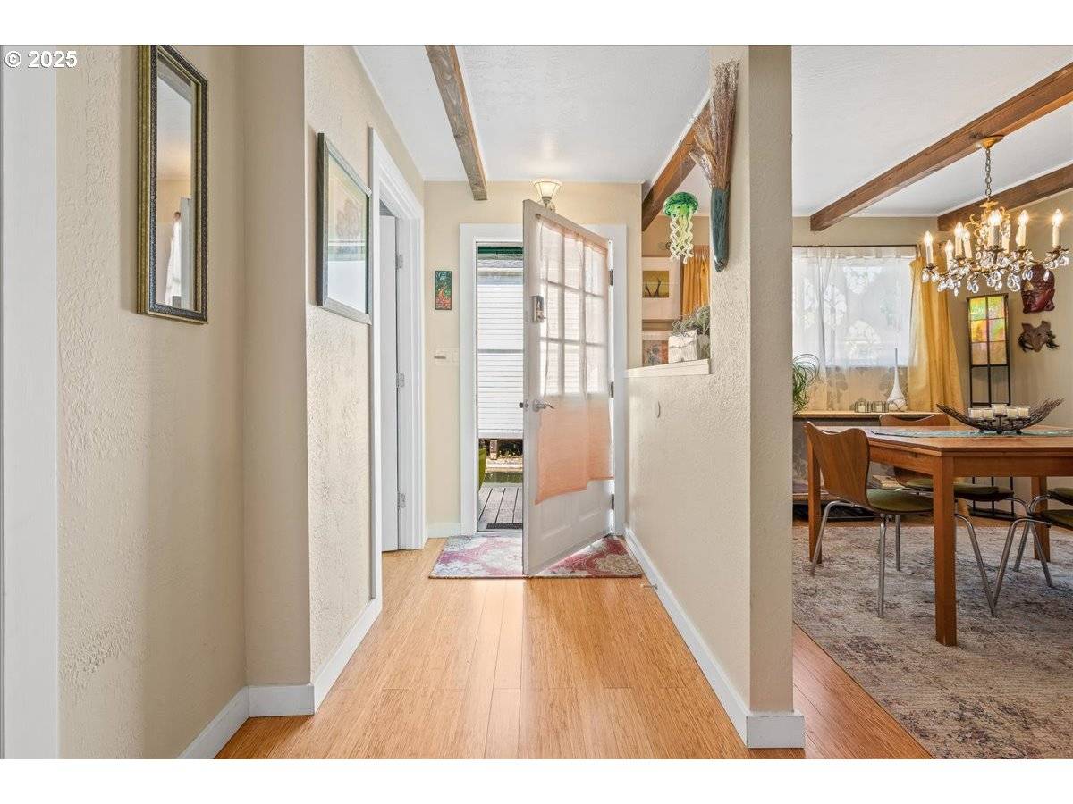 Portland, OR 97217,414 N Tomahawk Island DR