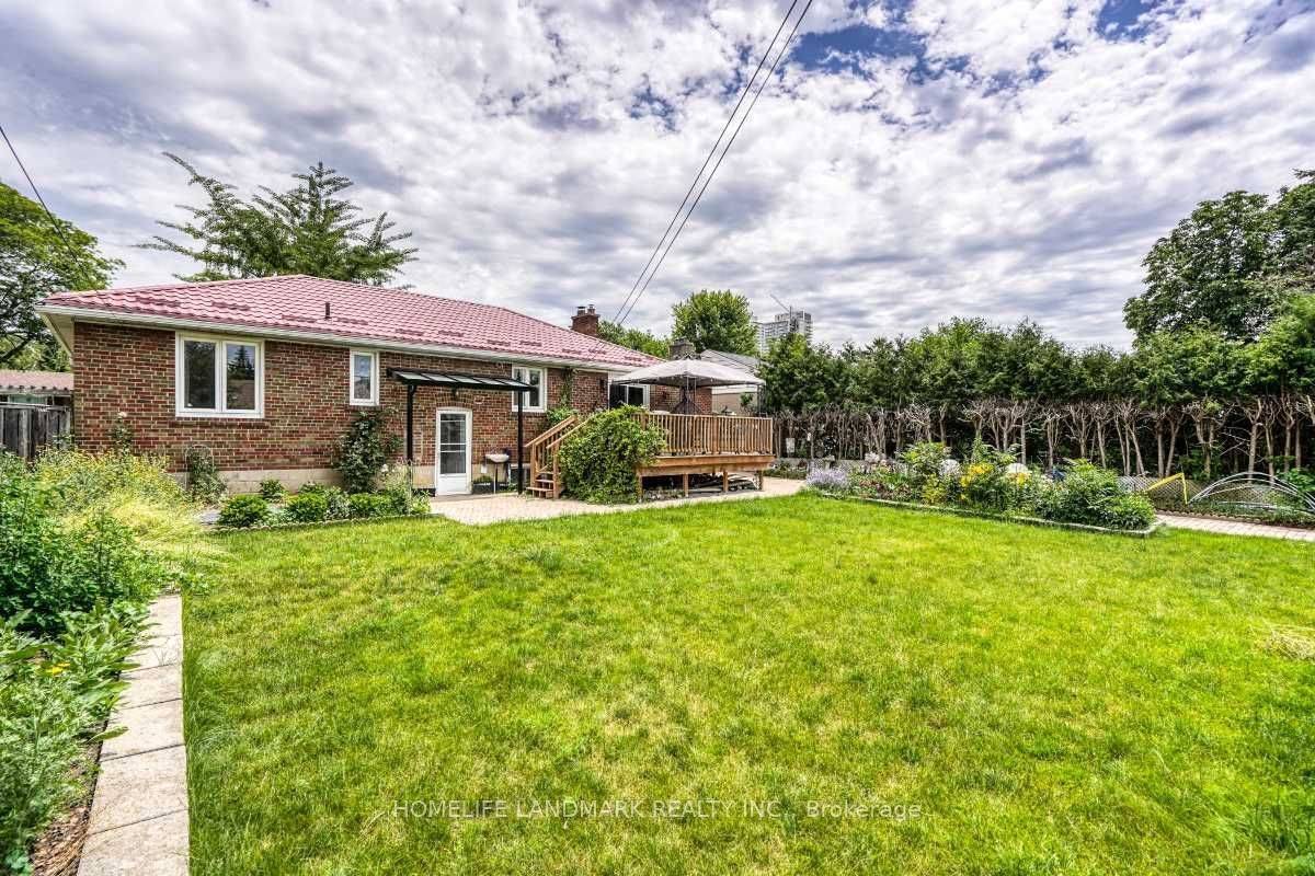 Toronto E05, ON M1T 2S7,22 Lejune RD #Bsmt