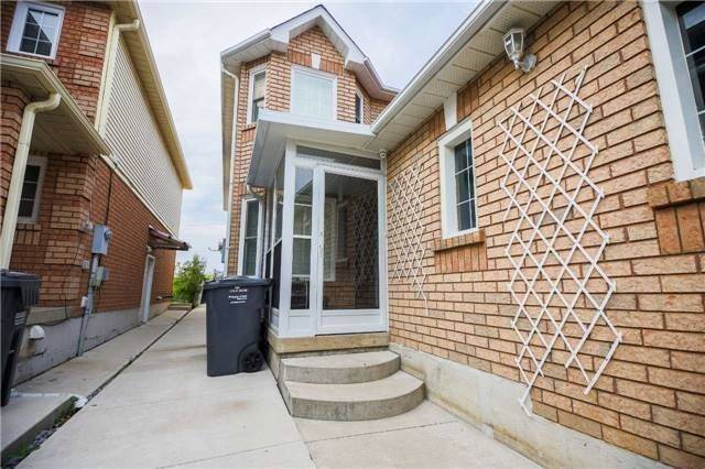 Brampton, ON L6Y 4V7,231 Timberlane DR