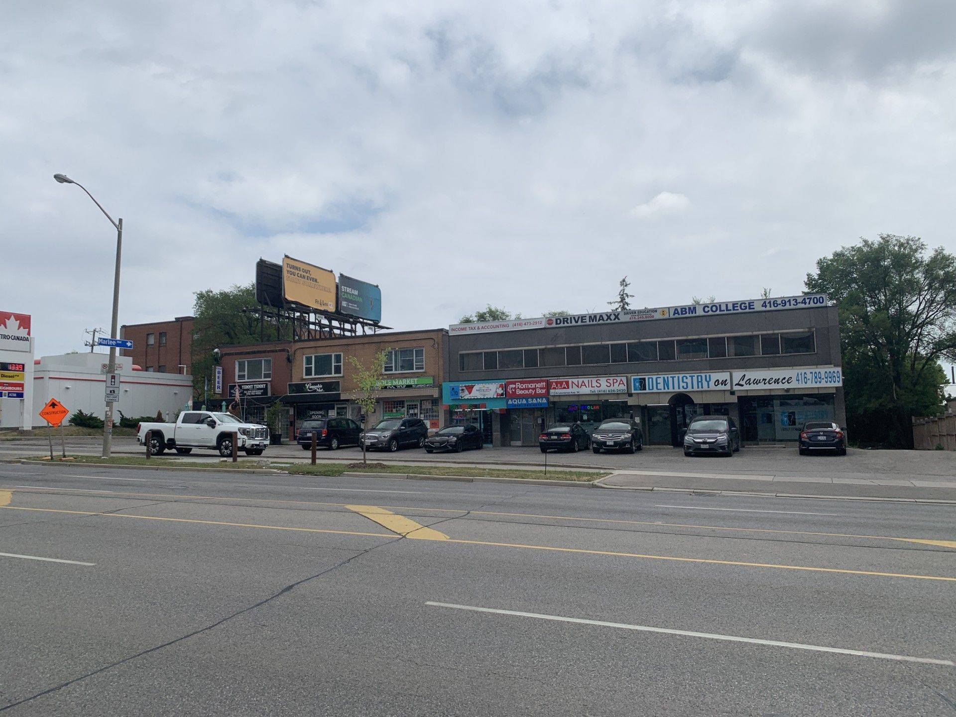 Toronto W04, ON M6A 1B4,705 Lawrence AVE W #203