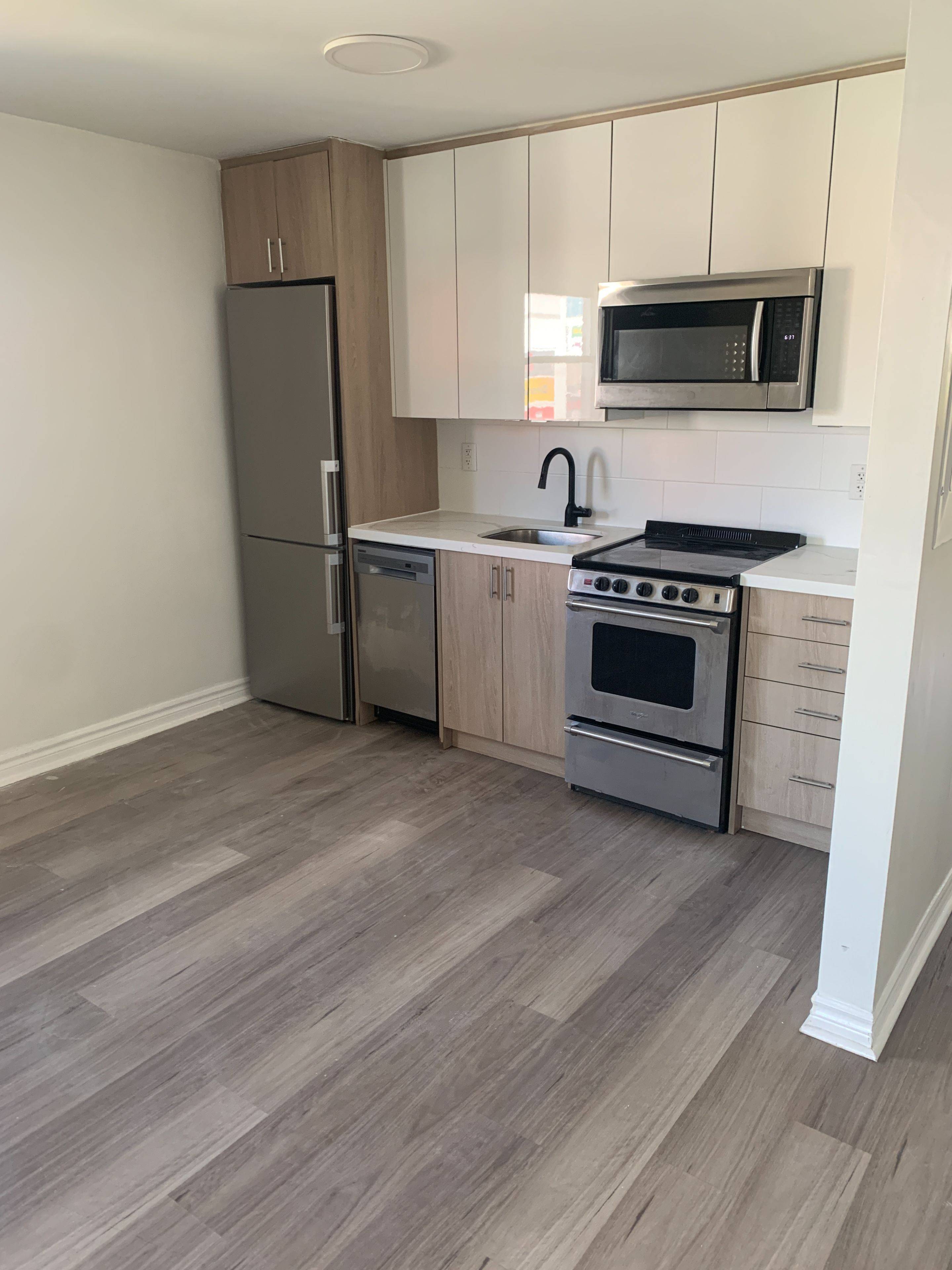 Toronto W04, ON M6A 1B4,699 Lawrence AVE W #Unit A