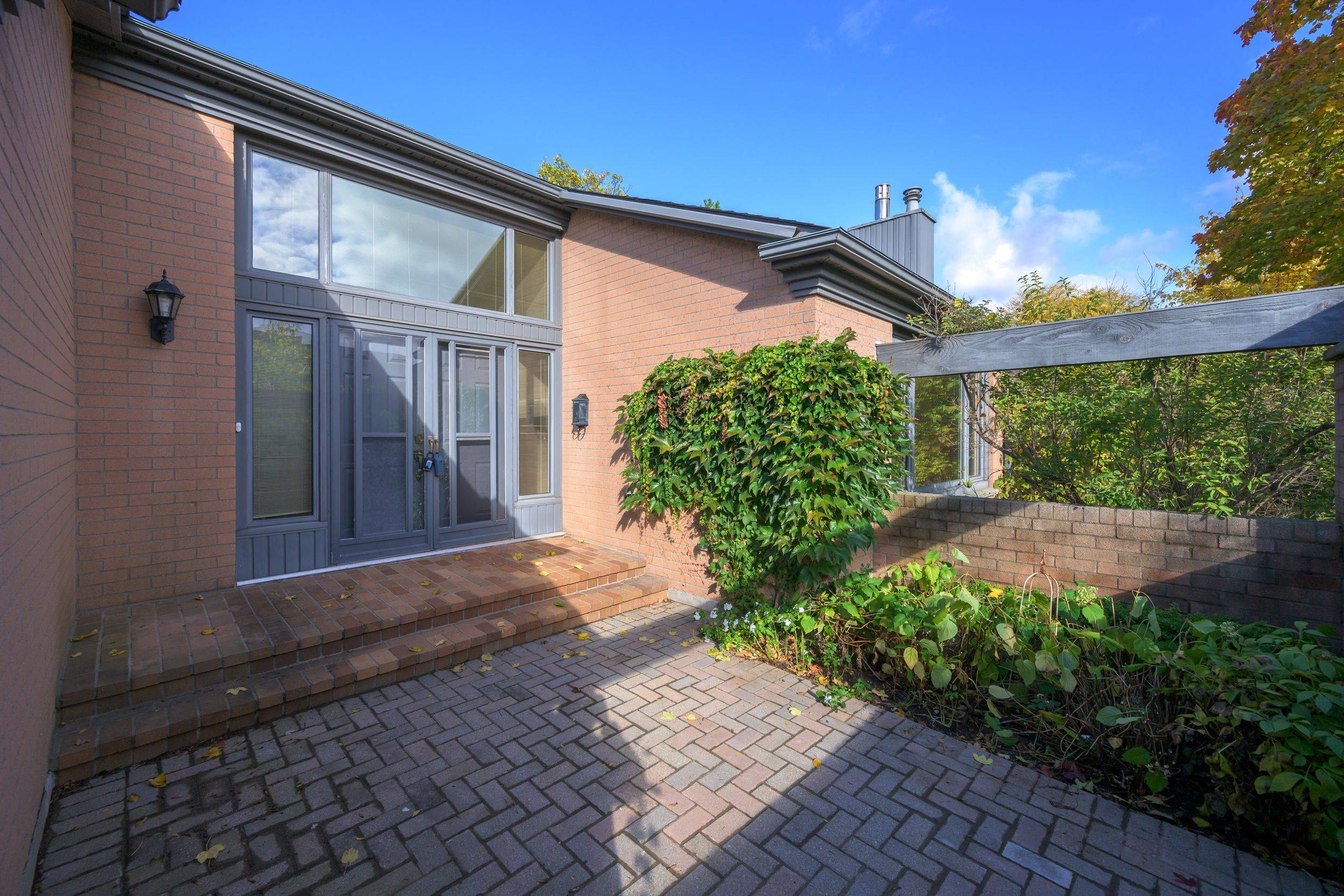 London North, ON N6H 4T4,50 Fiddlers Green RD #51